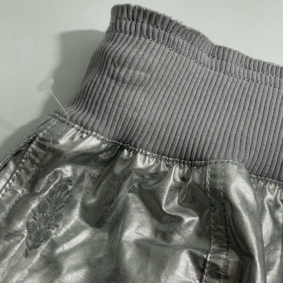 NWOT Free People Movement Mesmerize Me Shine Pants Size Medium - Picture 11 of 12